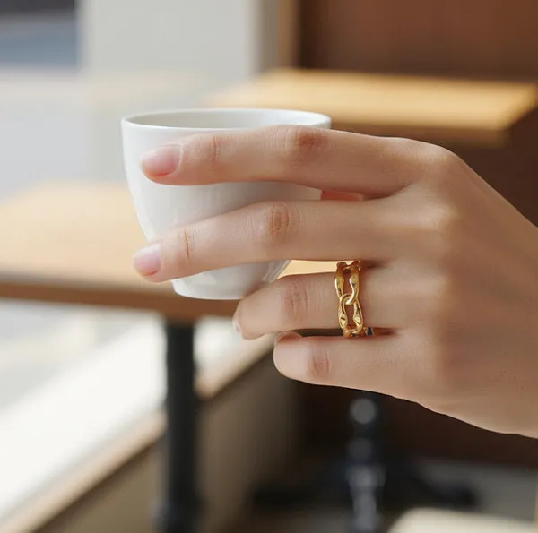 Gold_Rhea_Link_Statement_Ring_For_Women